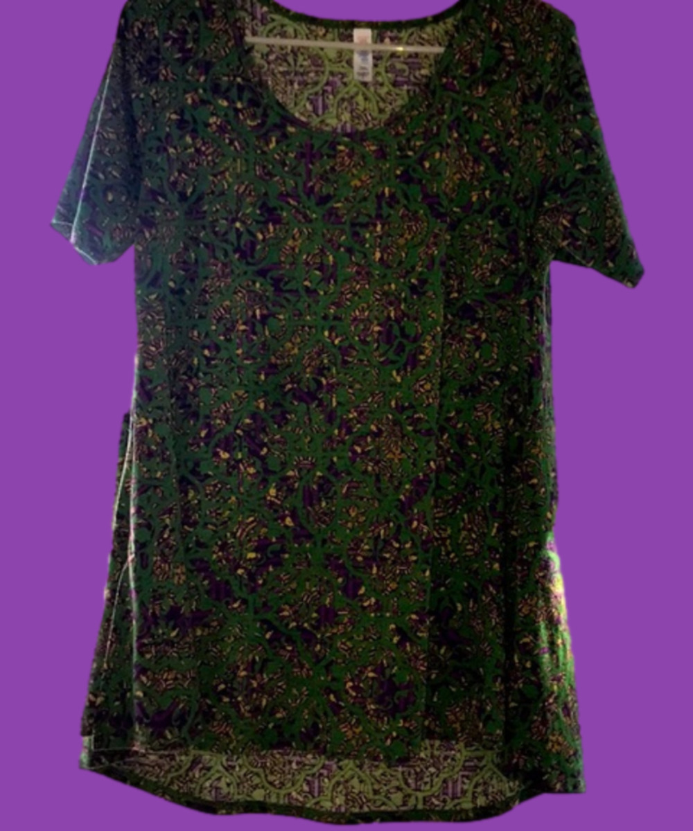 6/$20 Lularoe green small top